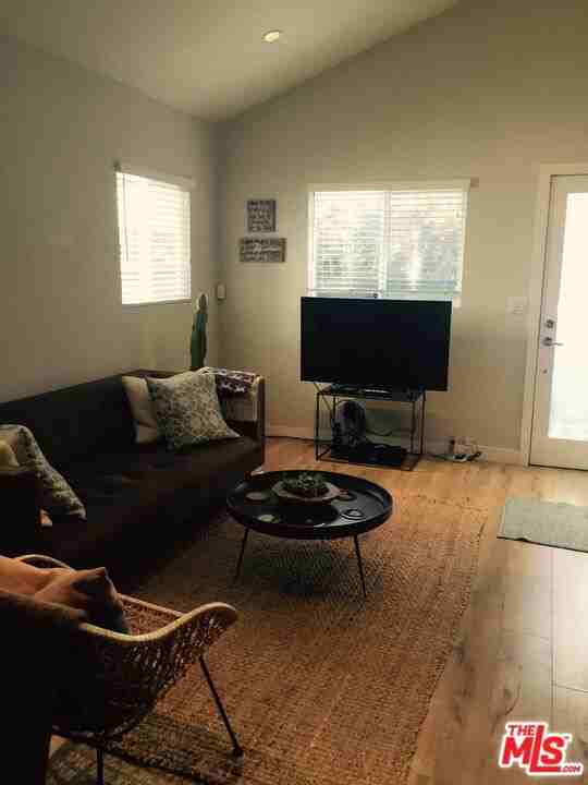 559 Vernon Avenue #559 - Photo 2 of 21