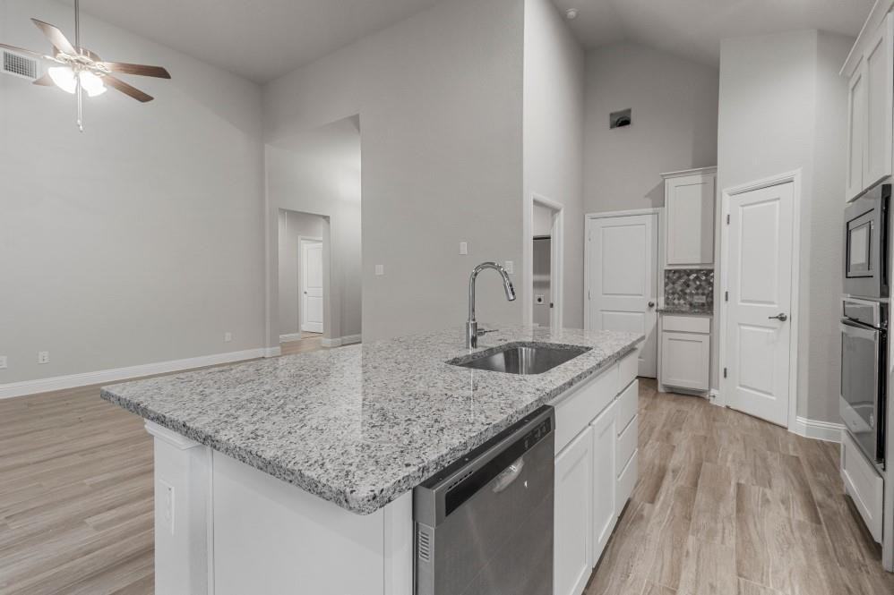 11540 Lavonia Rd #11540 - Photo 3 of 26