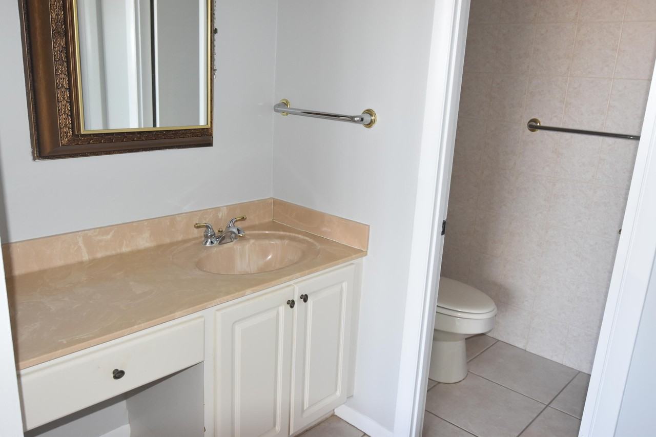 1236 Hillsboro Mile #1236-508 - Photo 5 of 30