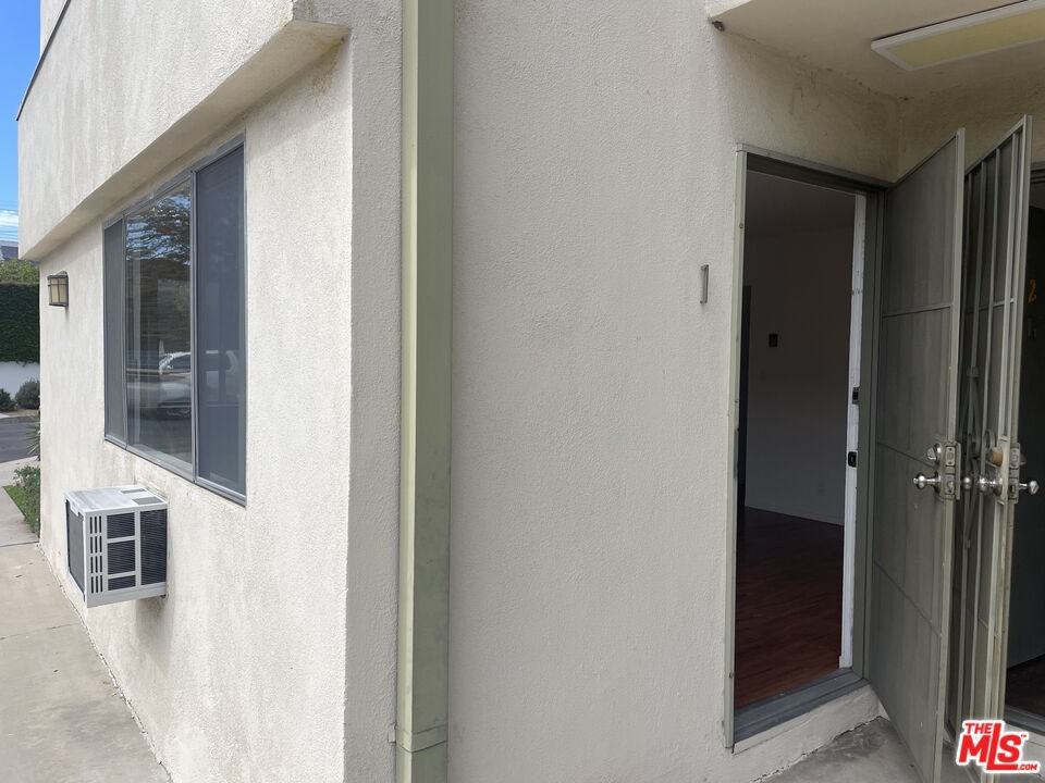 1150 N Commonwealth Ave #1150-1 - Photo 7 of 11