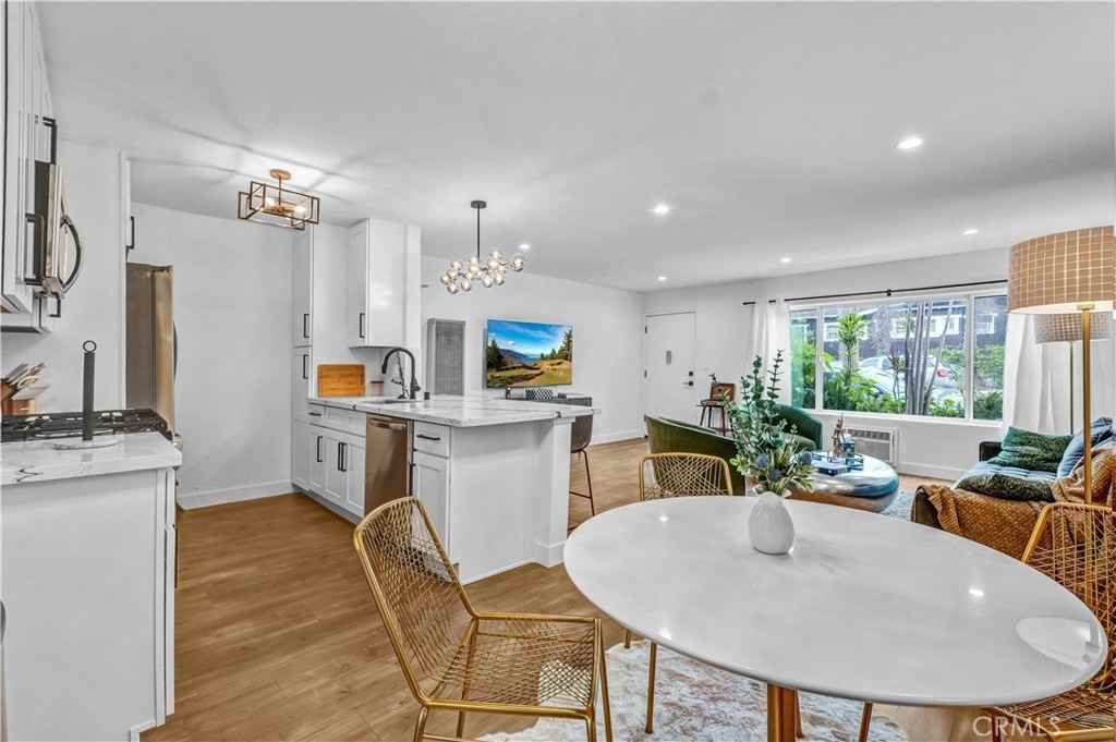 4354 Oakwood Ave #4354 - Photo 3 of 17