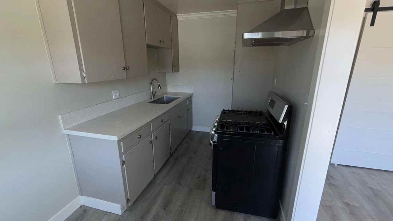 297 S Mollison Ave #297 - Photo 3 of 13