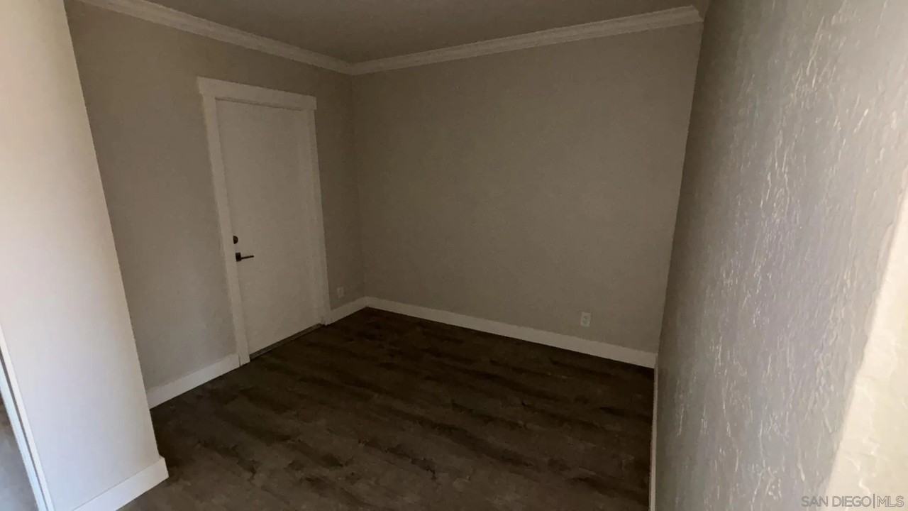 297 S Mollison Ave #297 - Photo 6 of 13