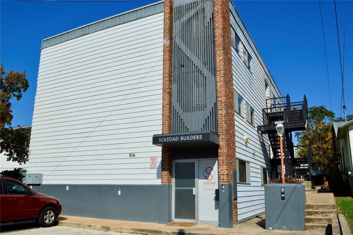 706 West 34th Street #706-101 - Photo 2 of 13