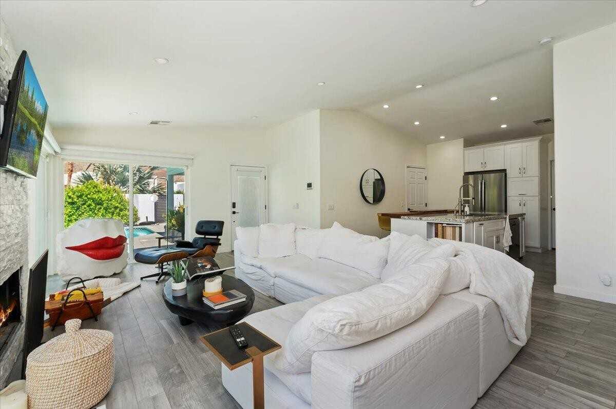 54990 Avenida Madero #54990