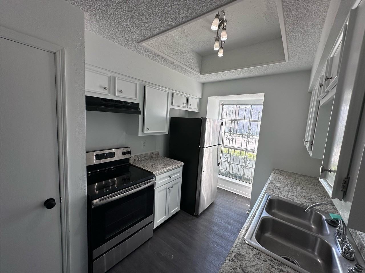 7700 Creekbend Dr #7700-124 - Photo 2 of 23