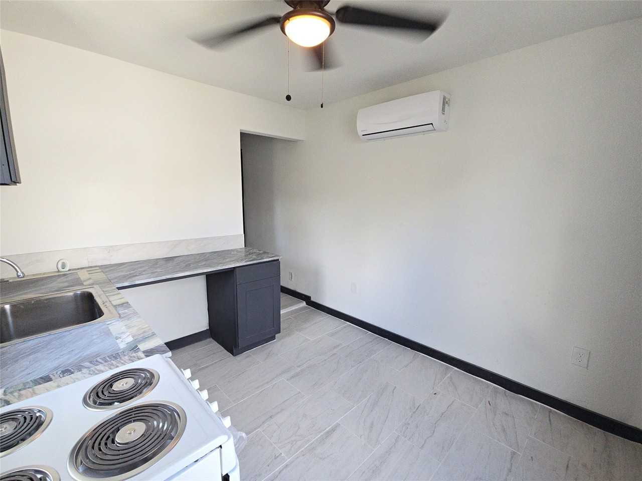 9010 Linda Vista Rd #9010C - Photo 3 of 13