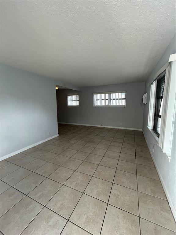 408 Ne 7th Ave #408-11 - Photo 3 of 8