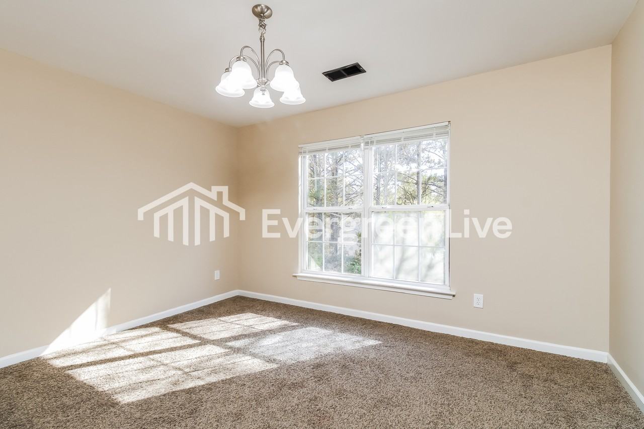 712 Summer Ridge Rd - Photo 7 of 16