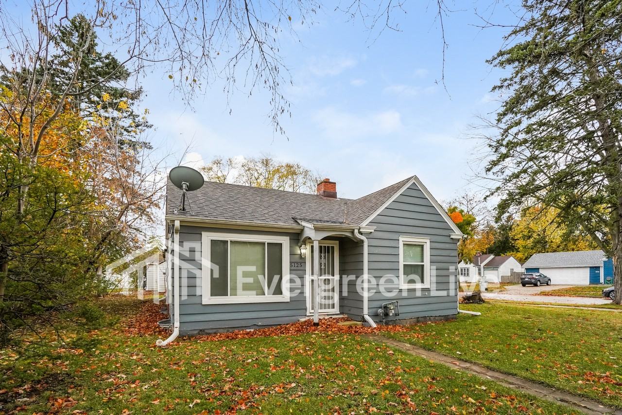 5125 W Stark St - Photo 2 of 16