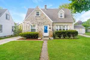 featured image of 4913 West Custer Avenue