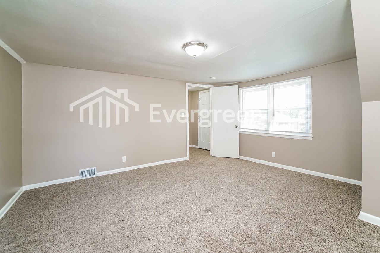 4913 West Custer Avenue - Photo 2 of 15