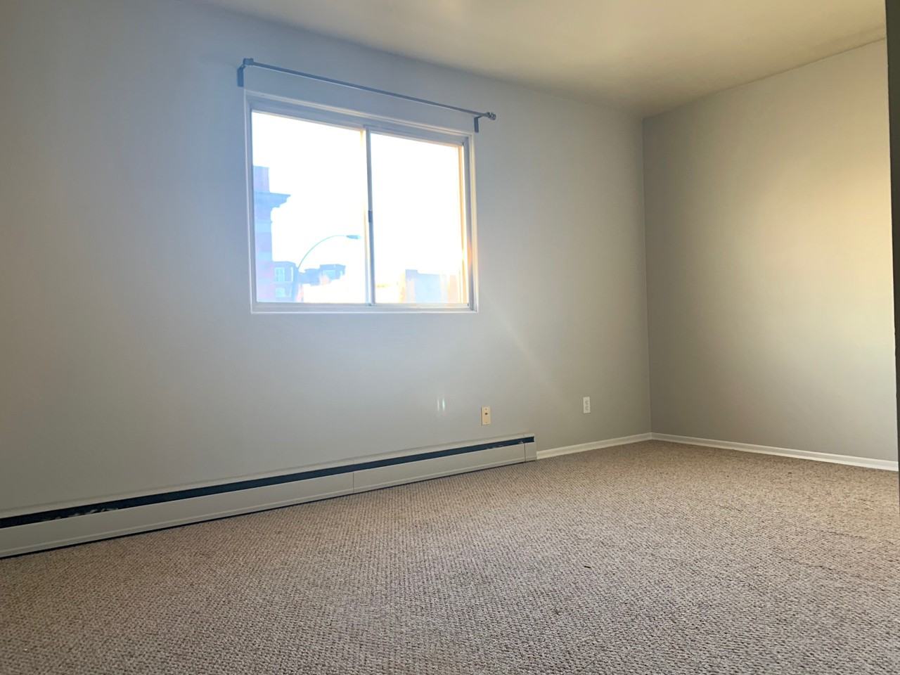 10155 95 St NW - Photo 5 of 7