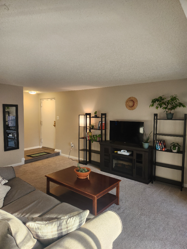 10210 Bushman Dr #322 - Photo 2 of 16