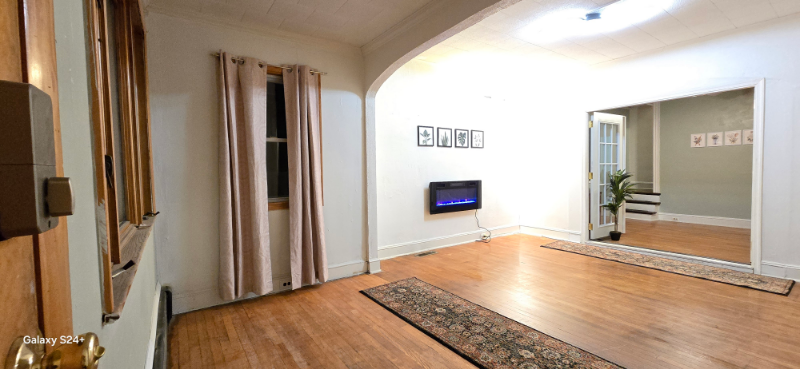 2229 Capouse Ave - Photo 4 of 20