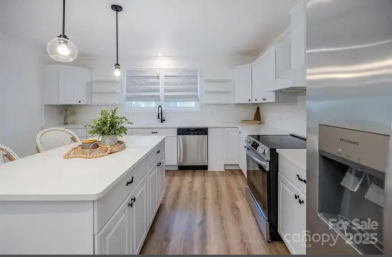 750 Eighth St - Photo 6 of 17