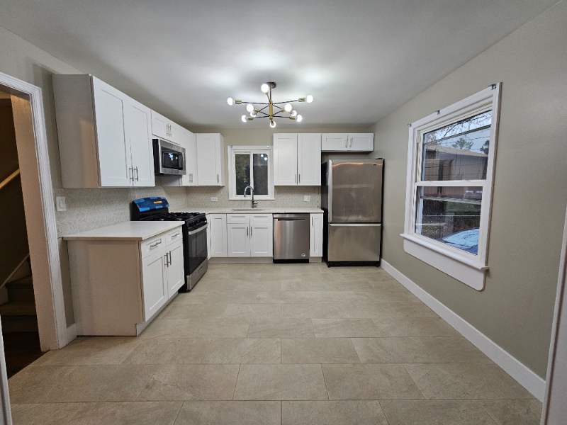 8715 Ridge St - Photo 2 of 17