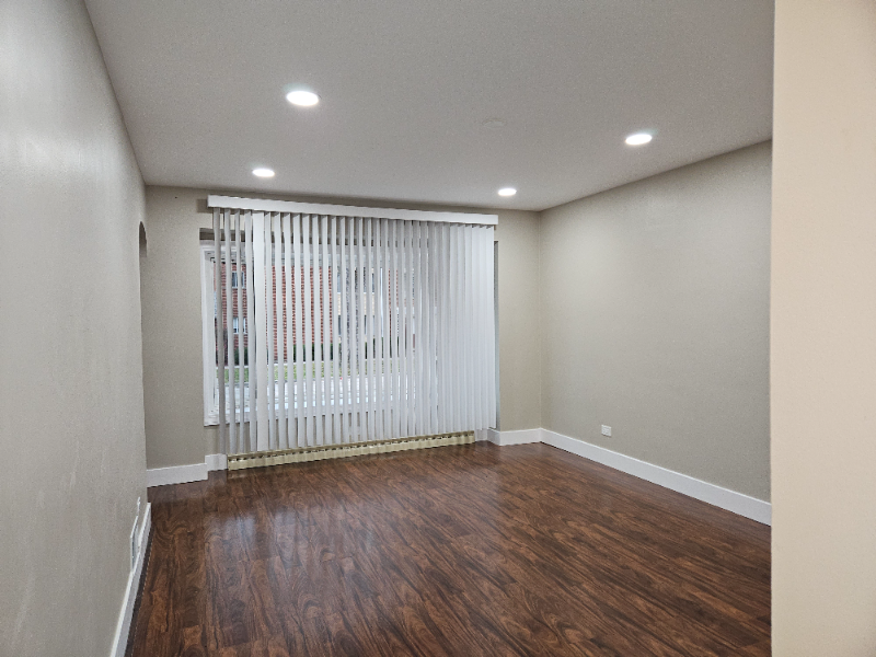 8715 Ridge St - Photo 4 of 17