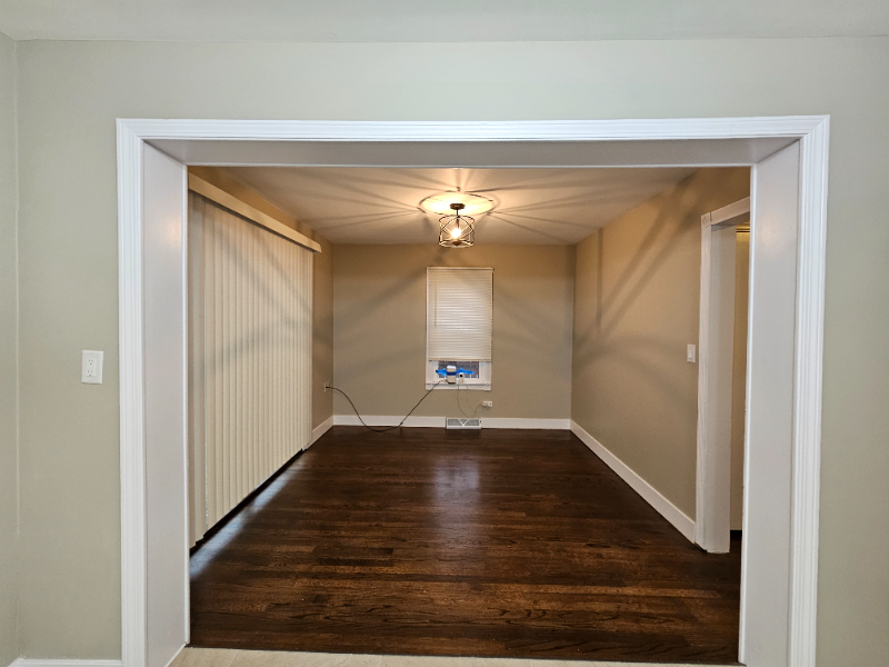 8715 Ridge St - Photo 3 of 17