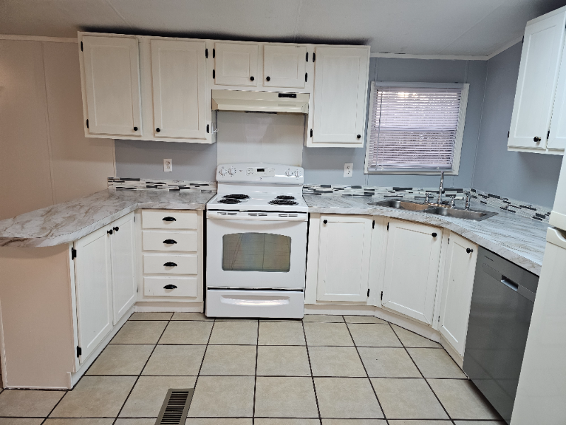 1057 Hibiscus Road #8