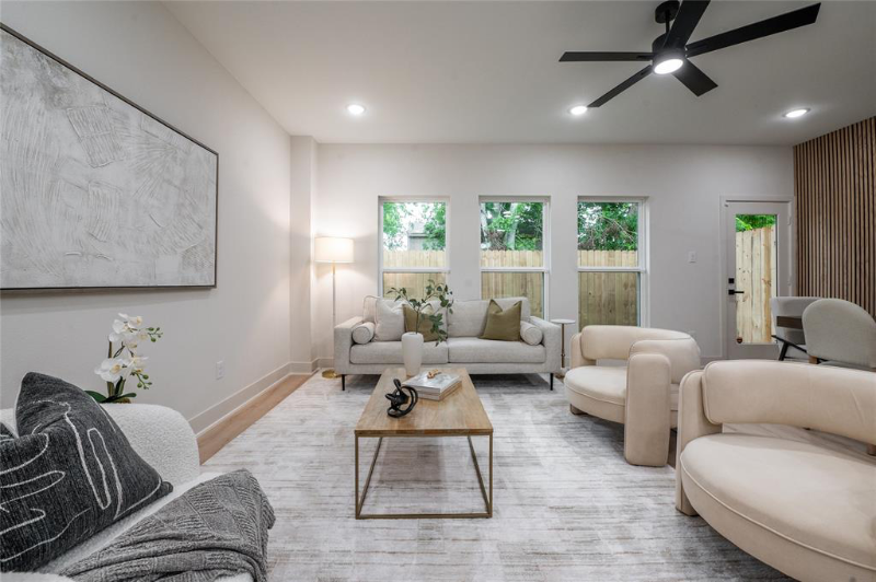 8122 Corinth Street #B - Photo 4 of 20