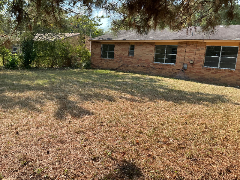 3656 Surrey Lane - Photo 3 of 20