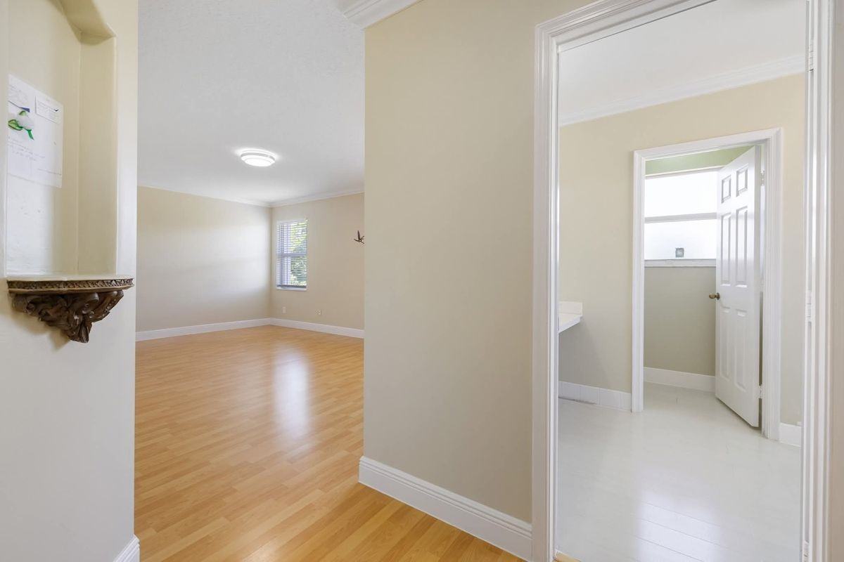 1512 Southwest 106th Avenue - Photo 4 of 14