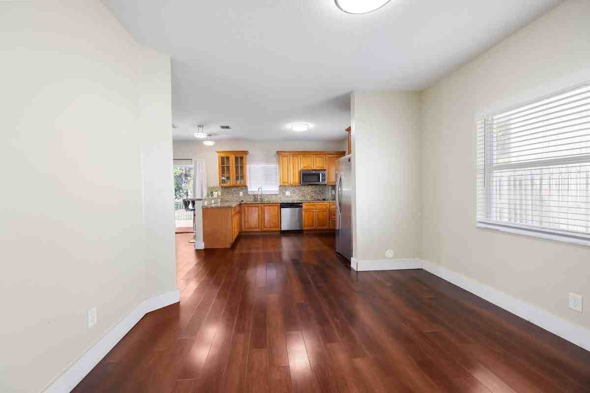 1512 Southwest 106th Avenue - Photo 6 of 14