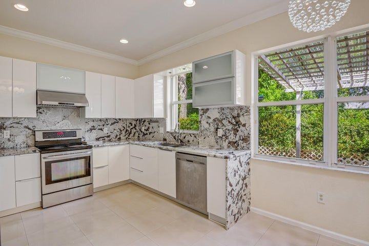 10208 White Water Lily Way - Photo 2 of 32