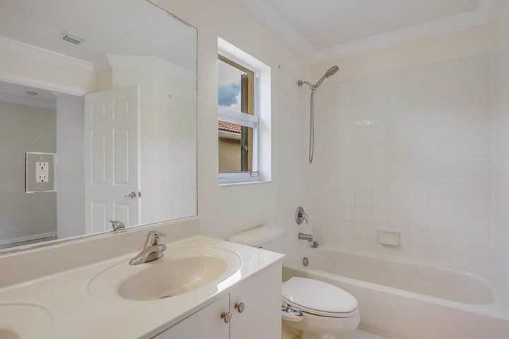 10208 White Water Lily Way - Photo 3 of 32