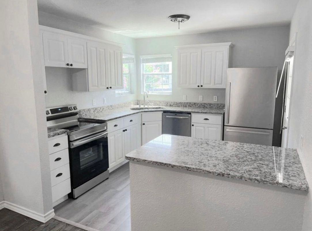 5617 Birchman Avenue - Photo 6 of 11