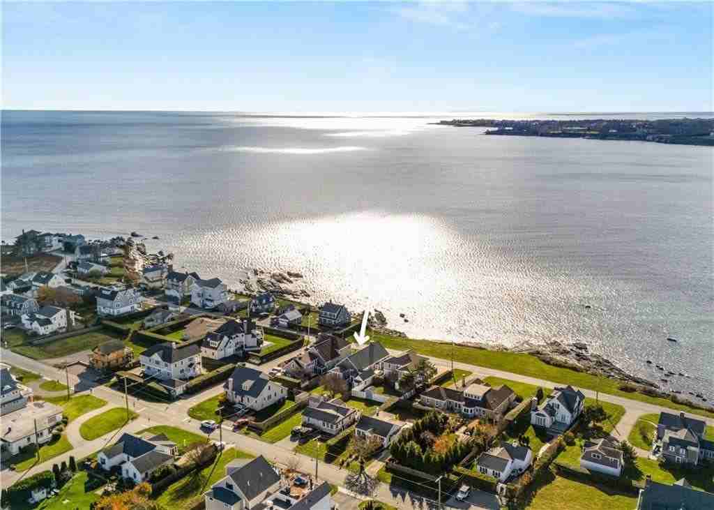 112 Esplanade - Photo 3 of 40