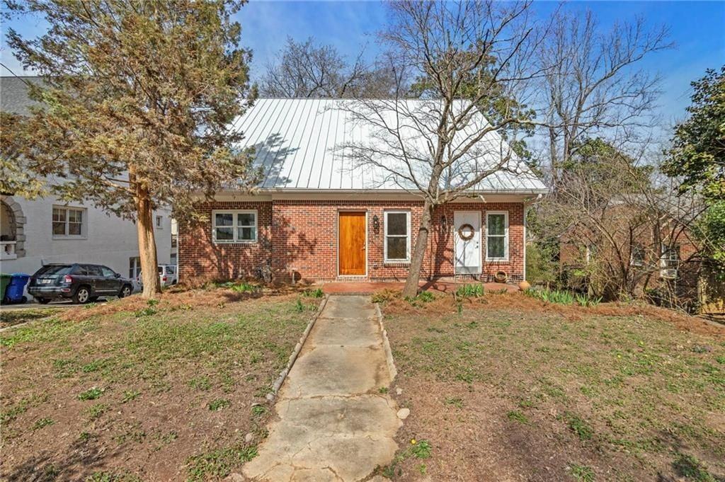 1008 Courtenay Drive Northeast - Photo 3 of 36