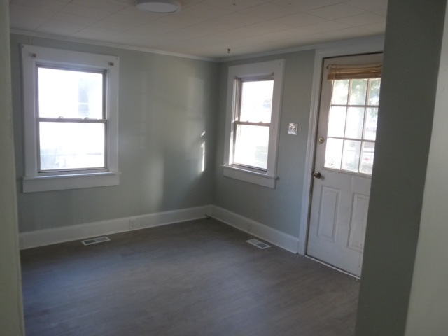 105 Francis St - Photo 2 of 9