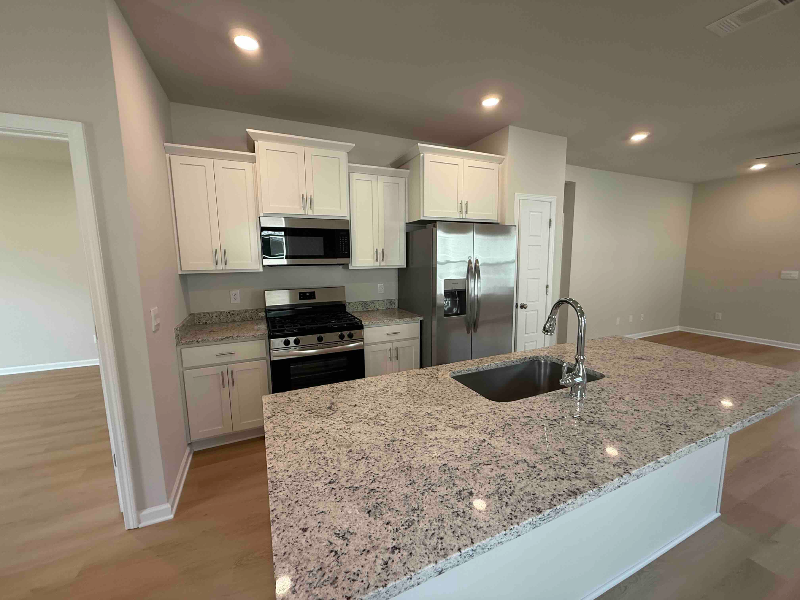 521 Vista Pointe Dr - Photo 3 of 16