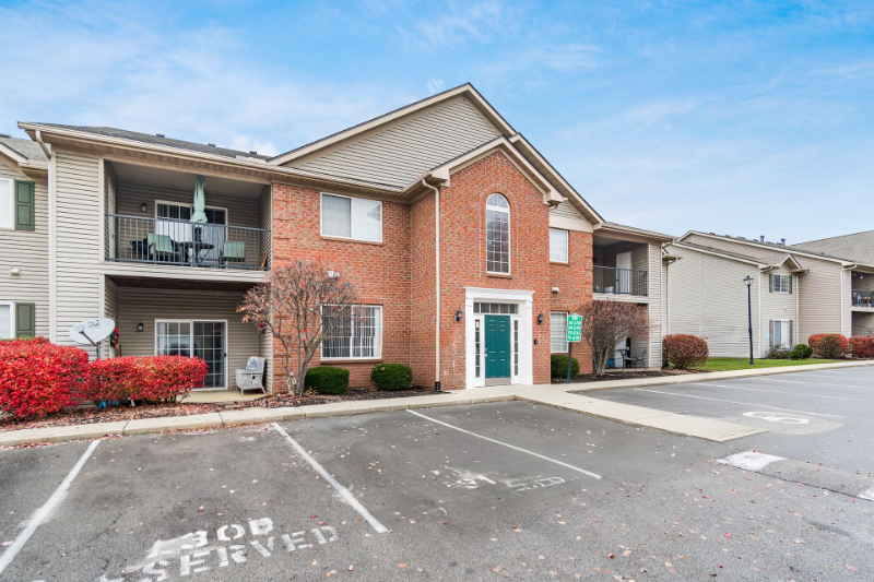 757 Spring Valley Dr - Photo 3 of 28