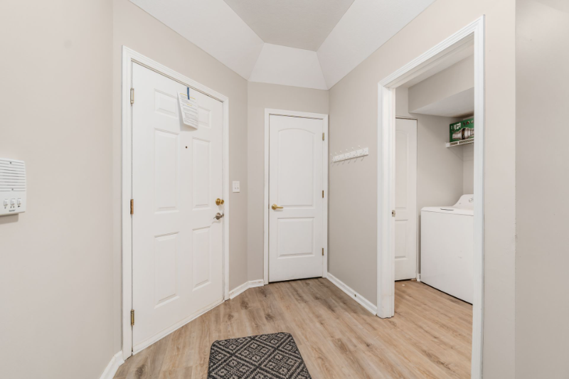 757 Spring Valley Dr - Photo 5 of 28