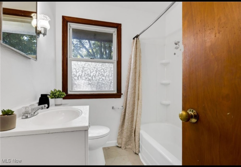 718 E Laclede Ave - Photo 7 of 7