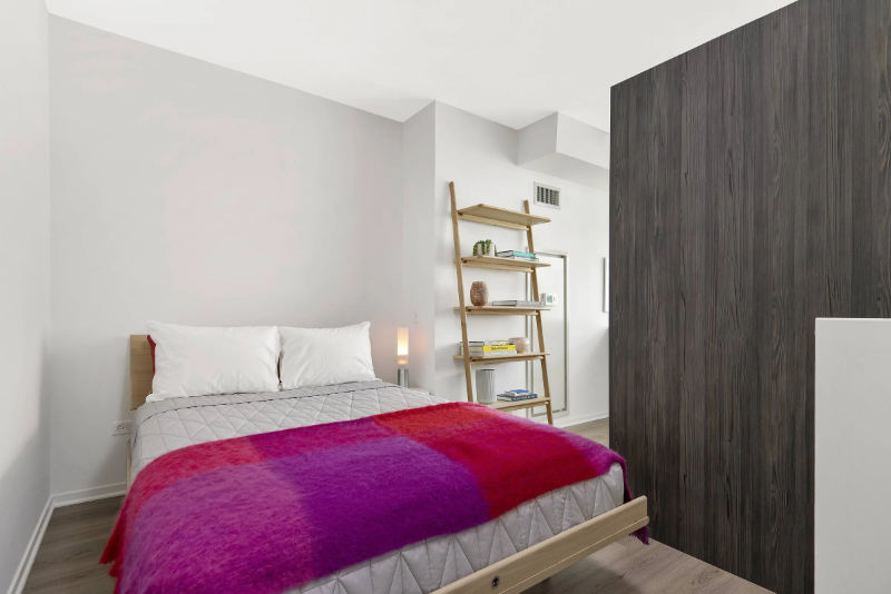 235 East Illinois Street - Photo 4 of 20