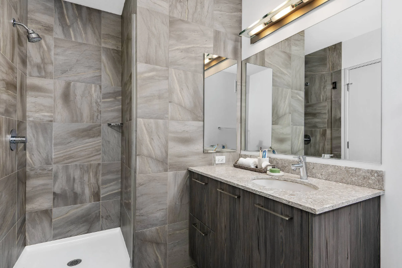 235 East Illinois Street - Photo 6 of 20