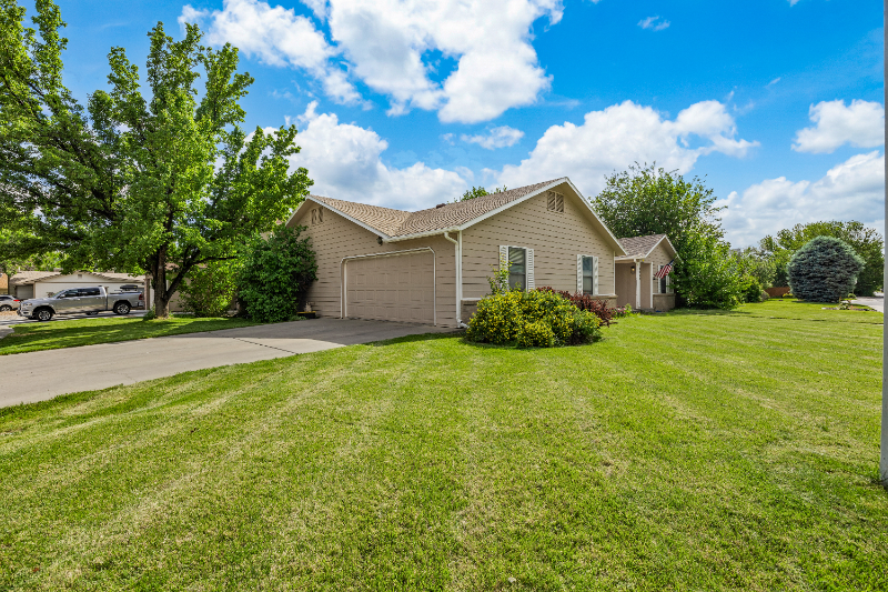 2923 Bonito Ave - Photo 2 of 18