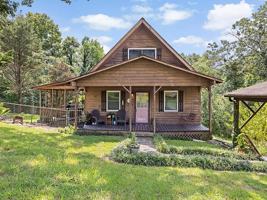 featured image of 5 Overlook Trail