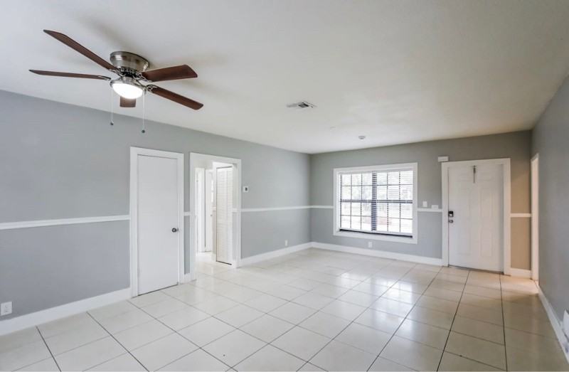 15321 Northwest 60th Avenue - Photo 3 of 13