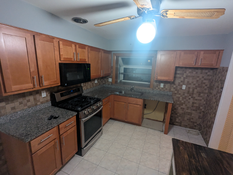 8049 W Eastwood Ave - Photo 2 of 12