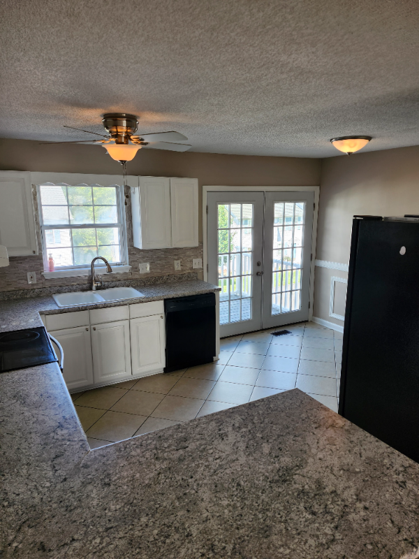 219 Hunter Hills Cir #5 - Photo 4 of 17