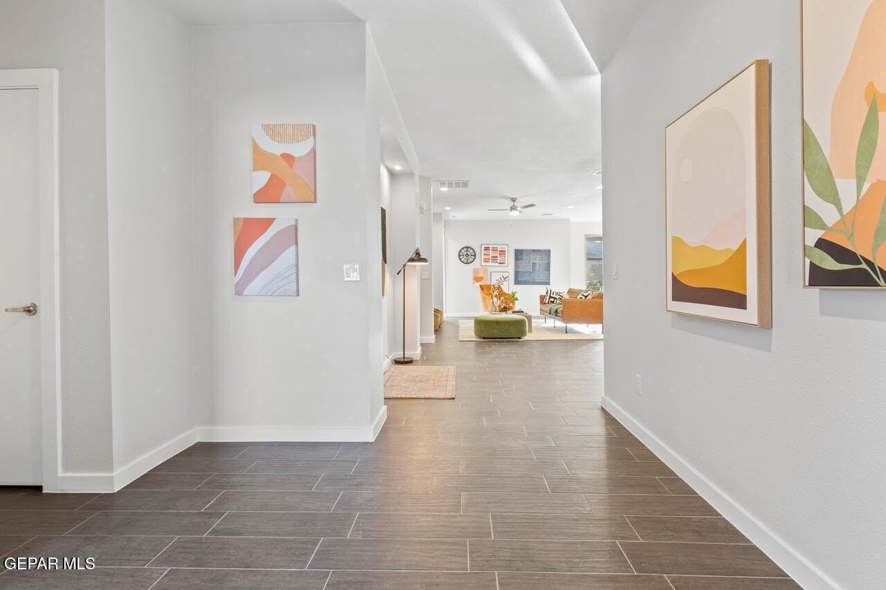 245 Emerald Tower Dr - Photo 2 of 27