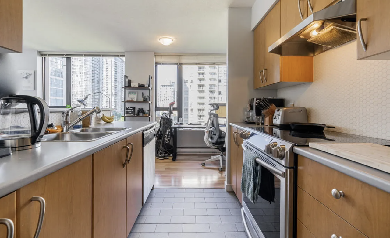 1295 Richards Street #8 - Photo 3 of 4