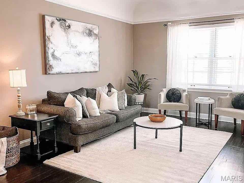 925 S Hanley Rd #F - Photo 7 of 12