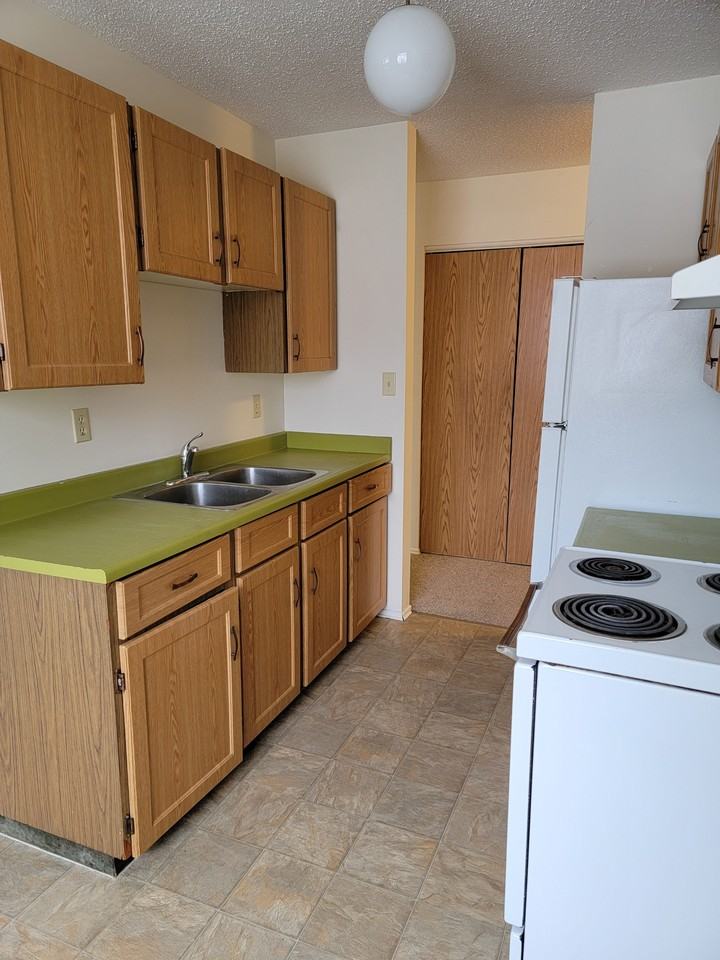 The Pines 10017 106 Avenue - Photo 2 of 6