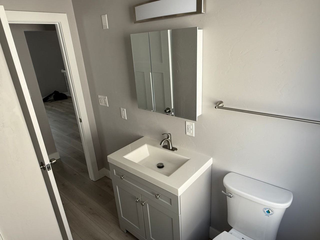 2327 Custer Ave - Photo 5 of 19